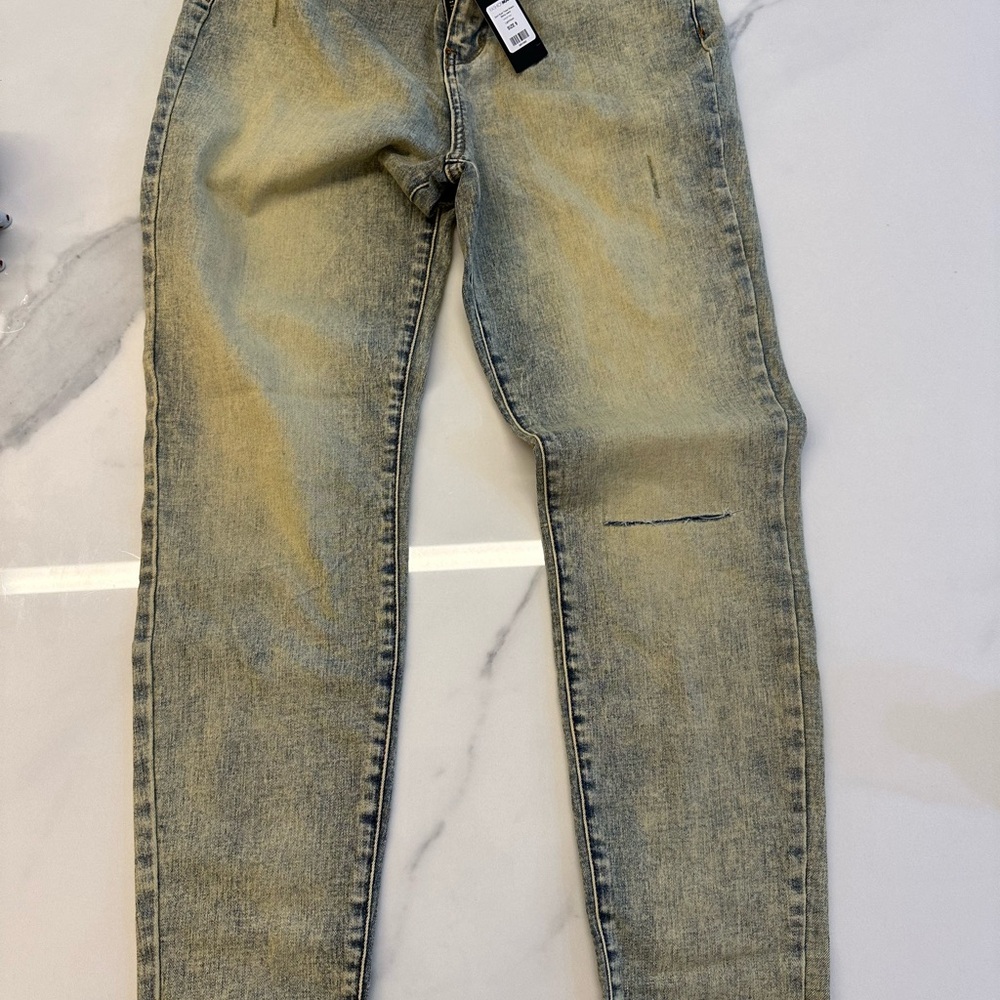 Women’s Light Wash Jeans
